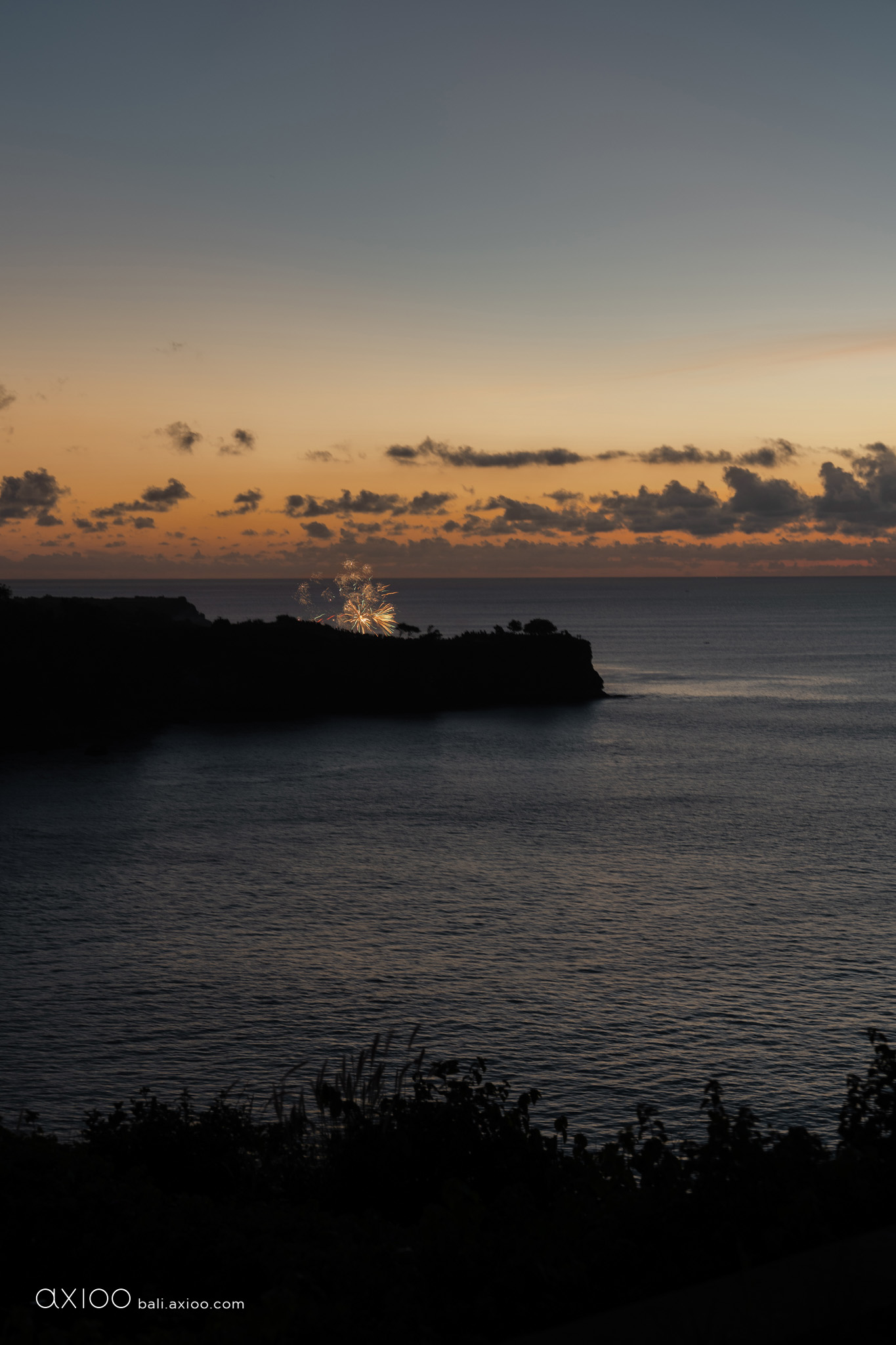 Axioo: Dreamlike Skies, Weightless Tides